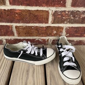 Kid’s Black And White Converse All Star Shoes Size 3